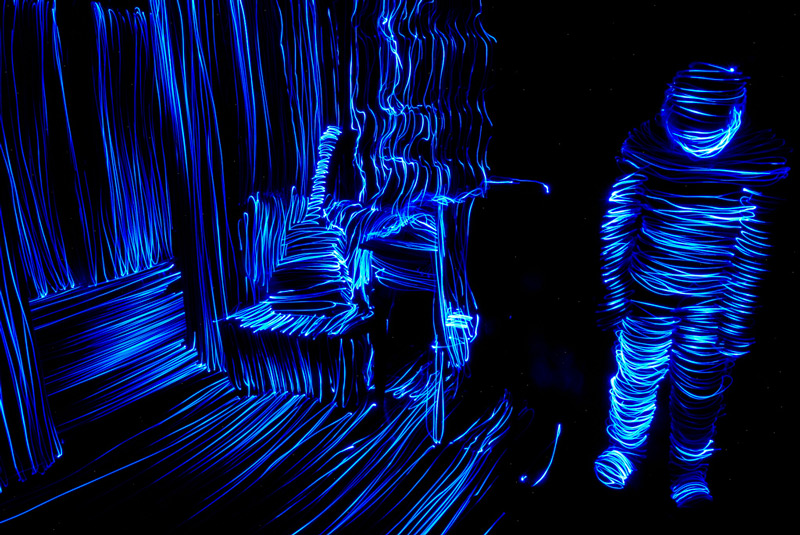 艺术家光线绘画创造视觉盛宴五光十色美轮美奂