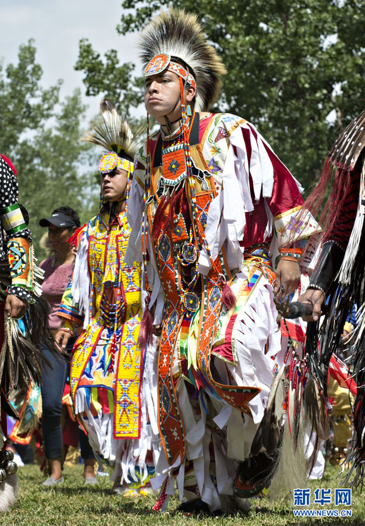 加拿大的民族传统服饰图片