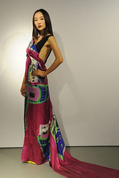 韩雪侧漏装走秀领衔演绎judyhua作品