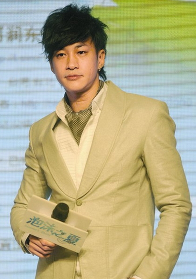 何润东不婚族新剧撞车苏有朋女主已定