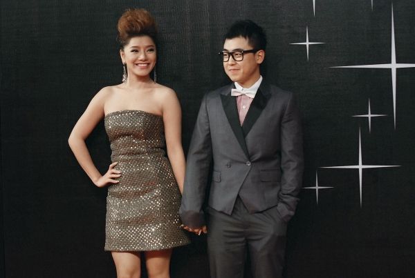 "快乐女声"冠军江映蓉与"快乐男声"亚军刘心