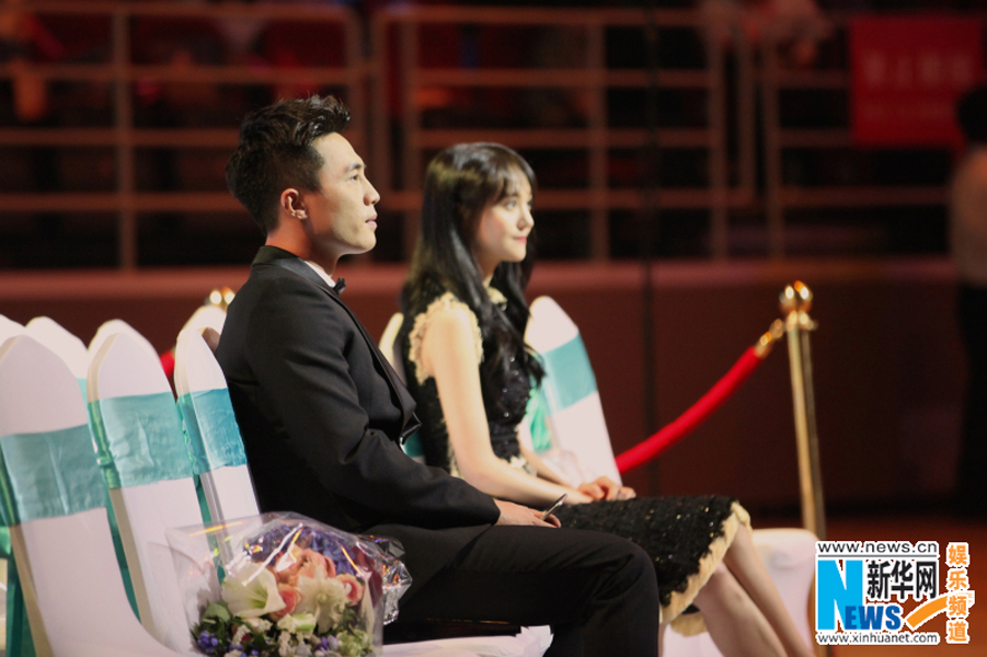 杜淳被调侃"资深演员" 与郑爽斩获最佳男女演员