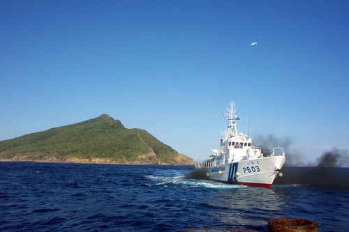 中国海警在钓鱼岛航行 向日船宣告"自古以来"