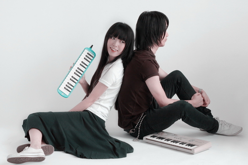 明星 北京晨报讯 昨天,华谊音乐旗下组合牛奶咖啡带着新专辑《时间的