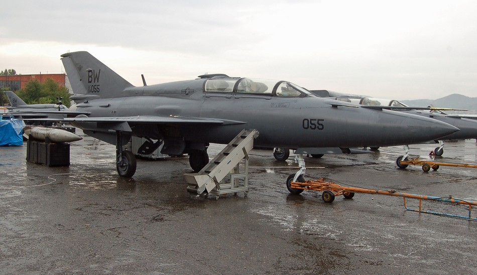 时至今日,米格-21仍是一些国家的空中主力,其改进的脚步也一直未停下.