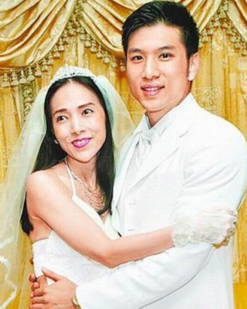 揭"10亿富婆"许纯美心酸婚史-凤凰新闻