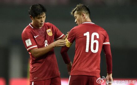 黄博文617天后再为国足出战戴队长袖标赛后谢佩兰