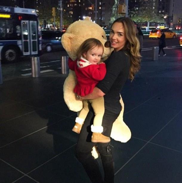 身家亿万的塔玛拉是绝对的晒娃狂魔