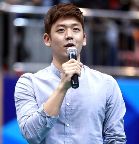 韩国羽坛第一帅哥脚踏两只船 广州不追究李龙大责任