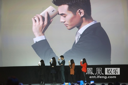 王凯“美手”获赠3600万巨额保险 否认收猴年春晚邀请_凤凰娱乐