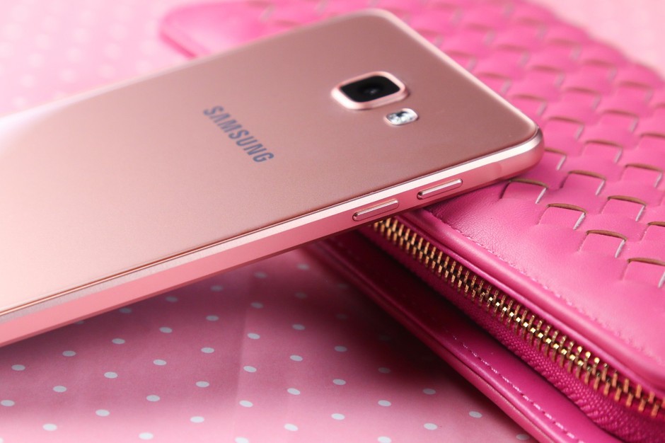 粉色三星galaxy a9图赏:突破性外观设计