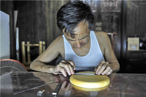 博物馆在百年老店——万安吴鲁衡罗经老店的基础上进行扩建,老店展示