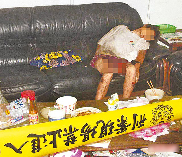 男子遭友烧烤下体凌虐致死