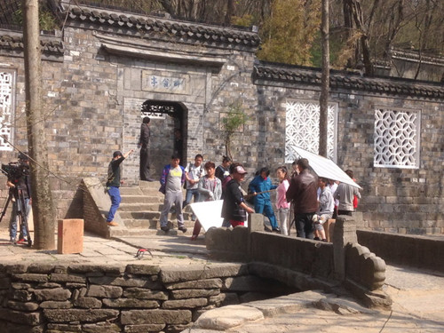 《母爱如山》剧组在琅琊山醉翁亭景区拍摄