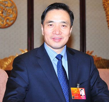 6/86,中移动广东公司原董事长兼总经理徐龙57岁.