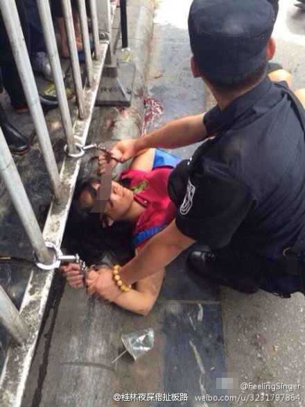 广西汽车总站砍人事件女子身份是精神病人