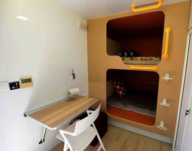 3/25相比起来,之前红火了一段时间的"蜗居"版集装箱房就显得逊色多了.