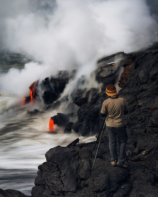 美摄影师火山口拍最完美喷发照