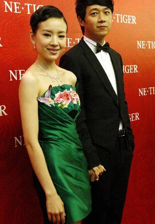 李羲儿否认是小三:潘粤明很爱他的家人