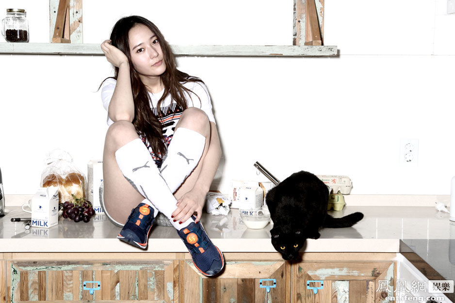 李宝娜krystal拍写真秀性感长腿高清大图