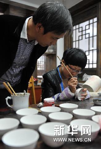 "鸡缸杯"热销景德镇 图