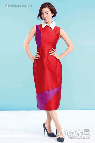 "小燕子"李晟演绎 三大色系礼服装典范