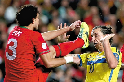 别人踢球要钱佩佩踢球要命