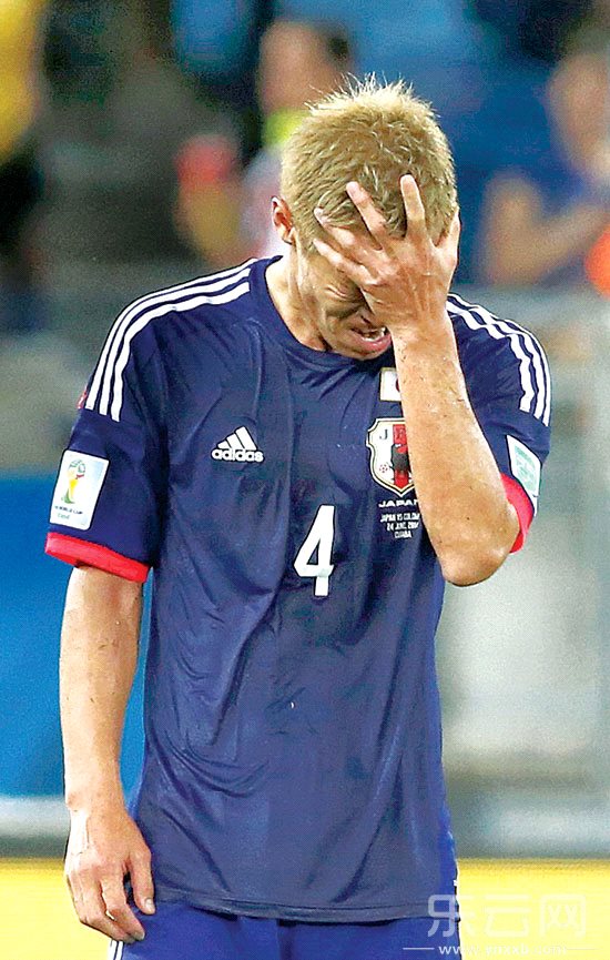 日本的本田圭佑掩面痛哭.