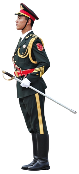 徽绶带:由麻花式改为扁平辫式男士兵礼宾服肩章:佩戴仪仗士兵肩章胸章