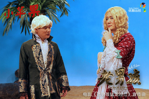 《小苹果》承包,神曲同时出现在cctv1,cctv3,北京卫视以及湖南卫视