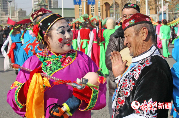 各民族群众交往交流交融在新疆哈密(组图)