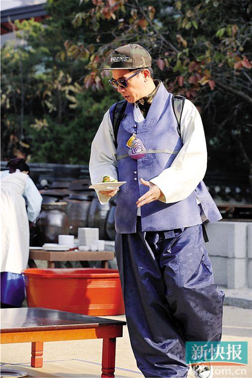 极速前进陈小春挑战生吞活章鱼