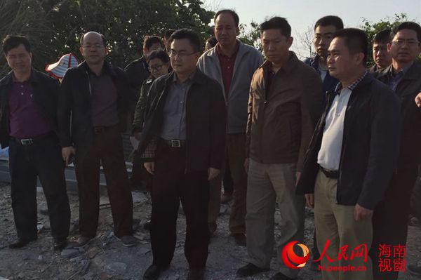 海口市长倪强：半个月内清理南渡江建筑垃圾|垃圾|垃圾处理_凤凰资讯