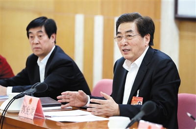 北京会议中心,北京市市委书记郭金龙正在发言.