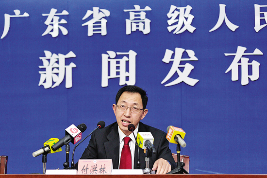 访谈对象:广东省高院行政庭庭长 付洪林羊城晚报:为什么2014年案件