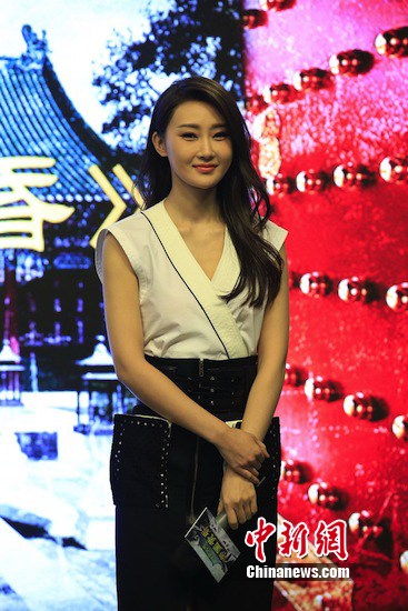 林鹏首拍电视剧谈大学同学陈晓双眼电力十足