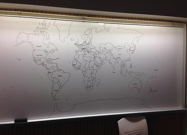 世界地图轮廓图手绘图片