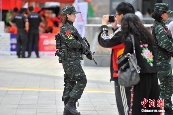 南博会女武警英姿飒爽|刘冉阳|支队_凤凰资讯