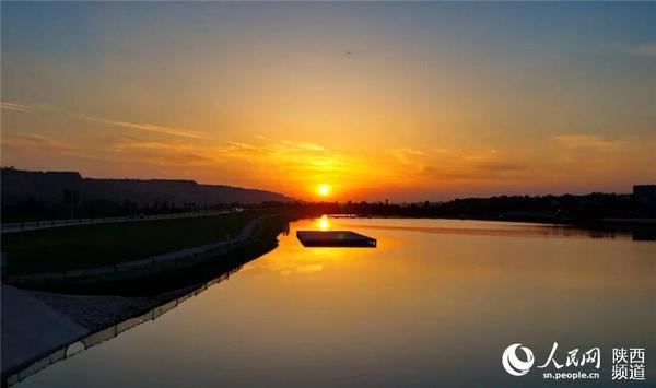 玉华子 栎阳湖 www.52shici.com 诗词吾爱网