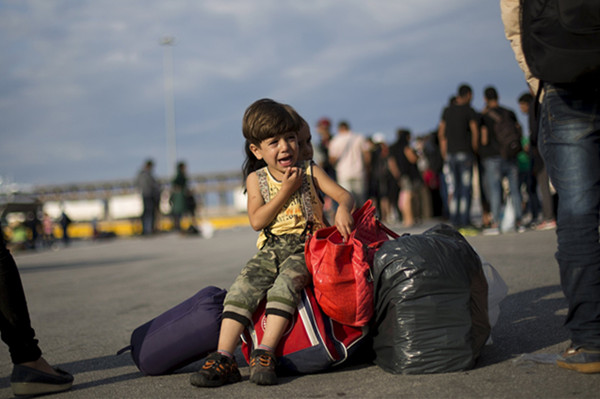 揪心!叙三岁小难民伏尸海滩 网民希望他化身天使