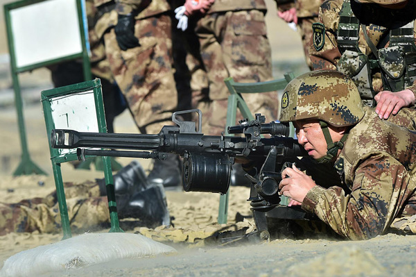 西藏军区拉开新年度军事训练战幕党委打响第一枪
