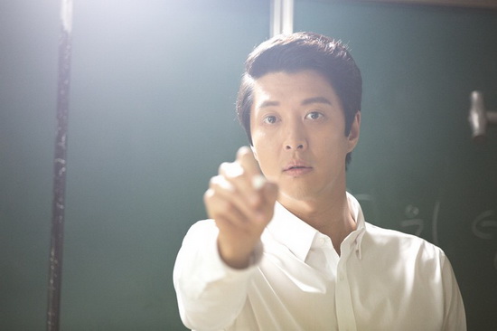 《老师晚上好》不怀旧正青春 打造爆款青春校园剧