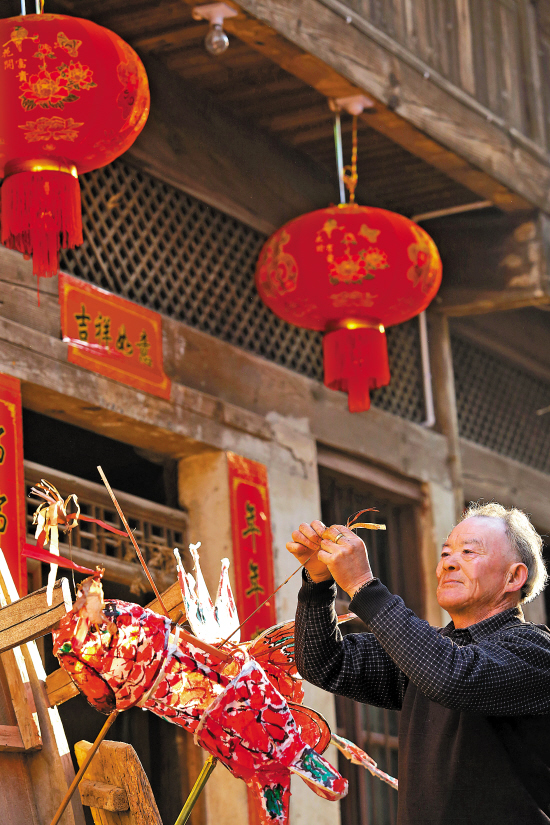 徽州瞻淇村:一场鱼灯舞,跳了八百年