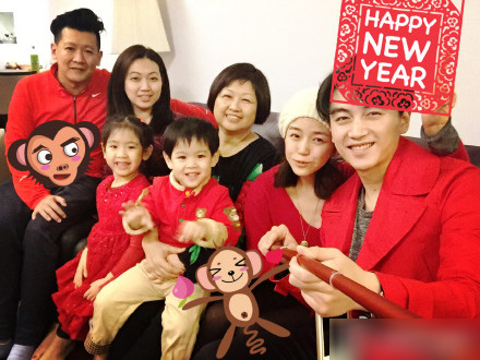 陈晓透露与陈妍希年底完婚赞对方自带性感