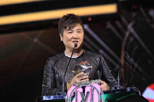 孙楠榜中榜再封王 获“二十年最具影响力歌手”