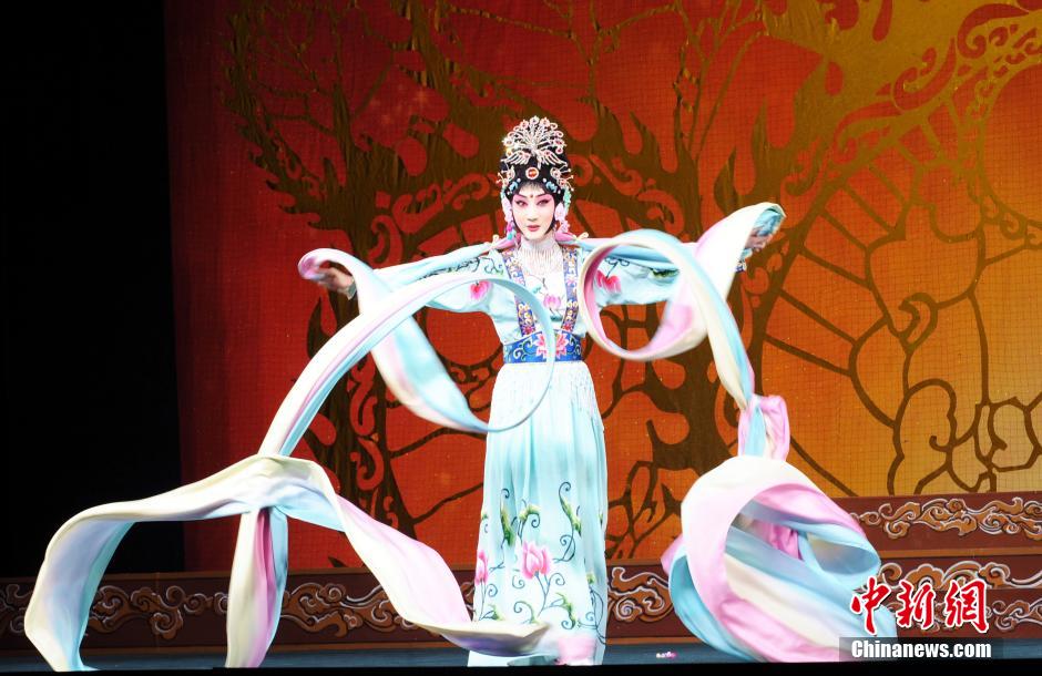 《梅华香韵》是梅派经典剧目,由5段折子戏组成,包括《天女散花》