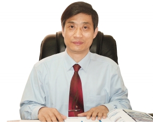 中山华附总校长,享受国务院政府特殊津贴专家刘诗雄.