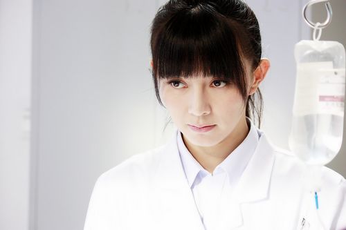 刘敏《孝子难当》众星捧月 俏医生追求者众