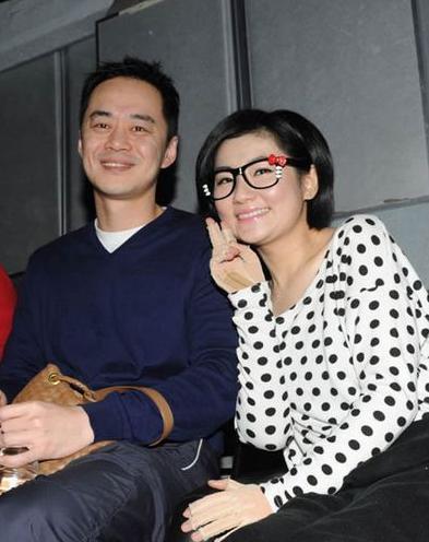 selina与老公(资料图)