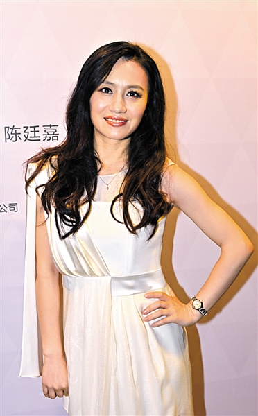 "蓝凤凰"担任出品人